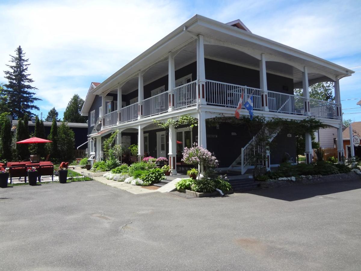Hotel Saint-Donat Saint-Donat-de-Montcalm Exterior foto