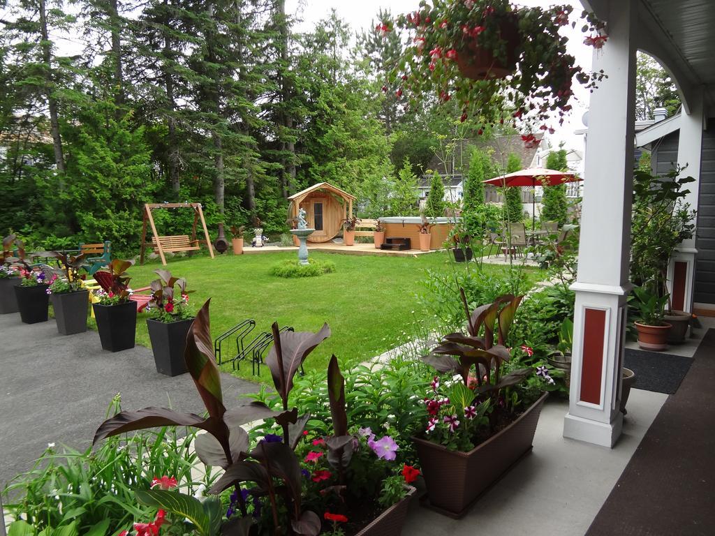 Hotel Saint-Donat Saint-Donat-de-Montcalm Exterior foto